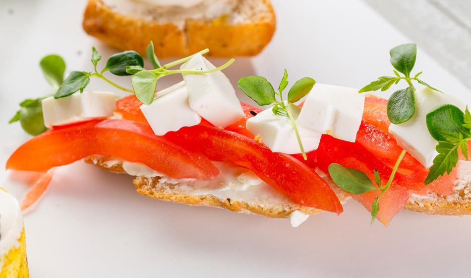 Receta Tostada Con Queso Fresco Y Tomate